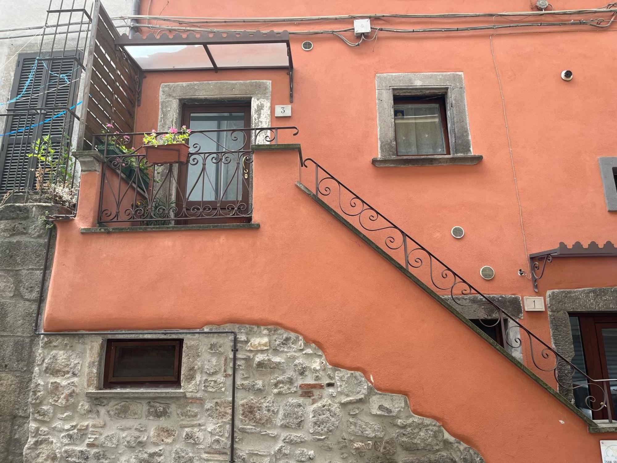 ויטרבו Domus Tuscia Apartments San Faustino Guesthouse מראה חיצוני תמונה