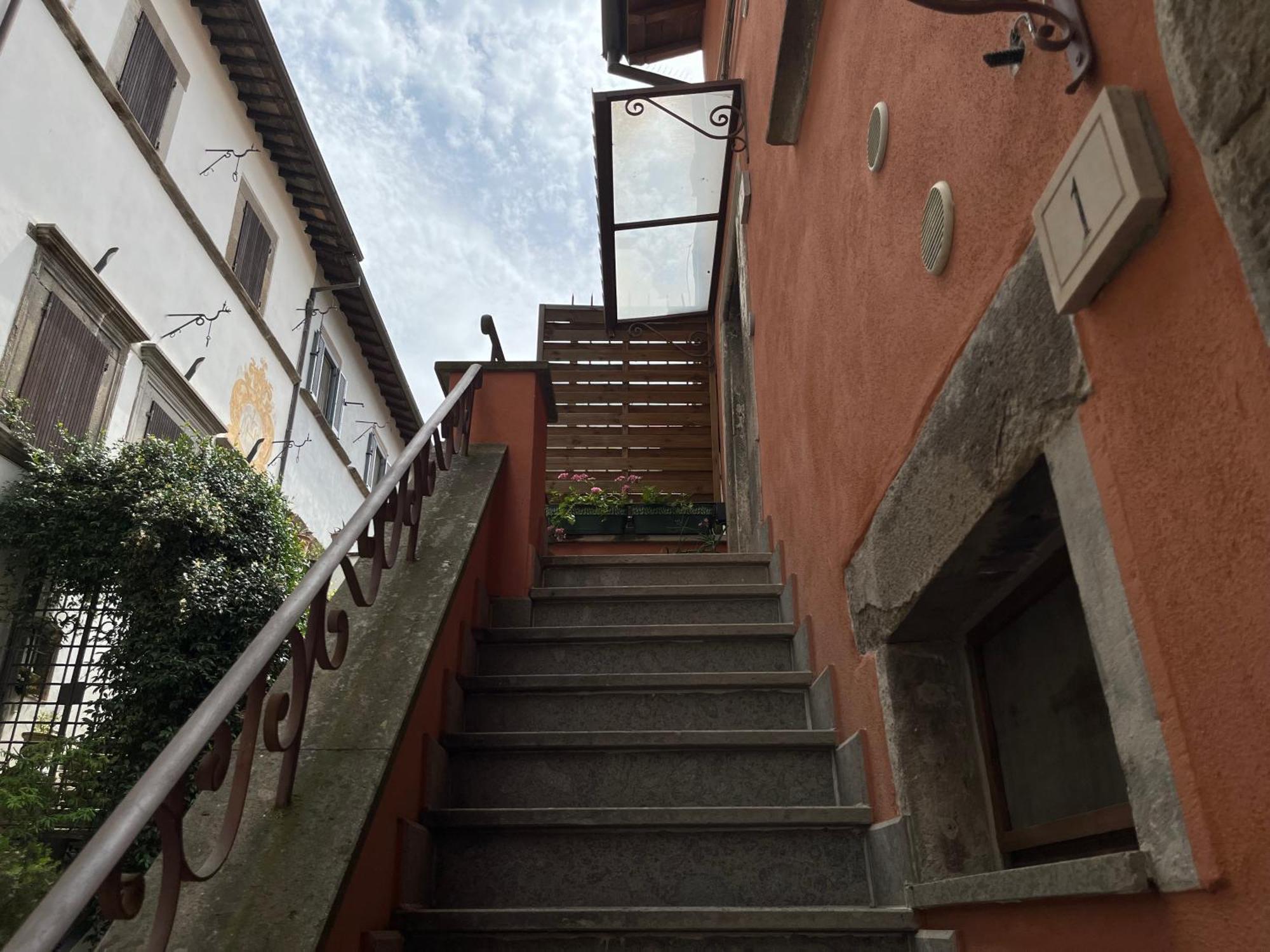 ויטרבו Domus Tuscia Apartments San Faustino Guesthouse מראה חיצוני תמונה